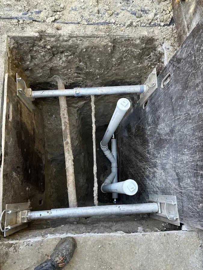 Experienced plumber completing Gas Line Repair work in Hartford